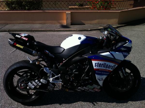 YZF-R1 "Sterilgarda Réplica"  (2010)